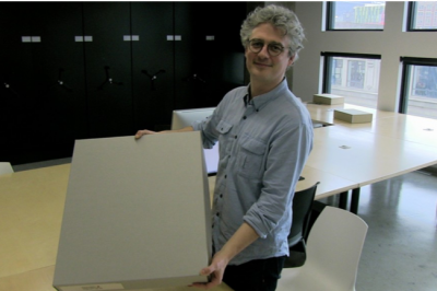 Clément de Gaulejac avec ses affiches